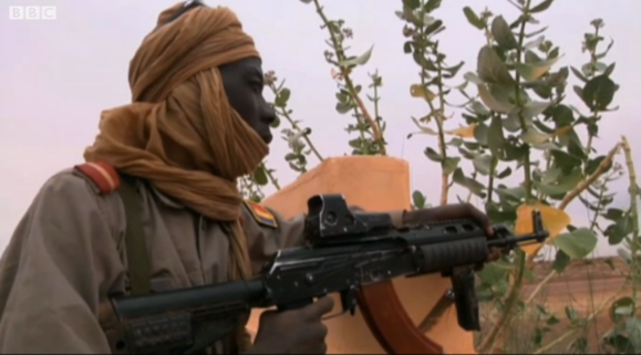 A Chadian soldier in Mali with a hybrid assault rifle